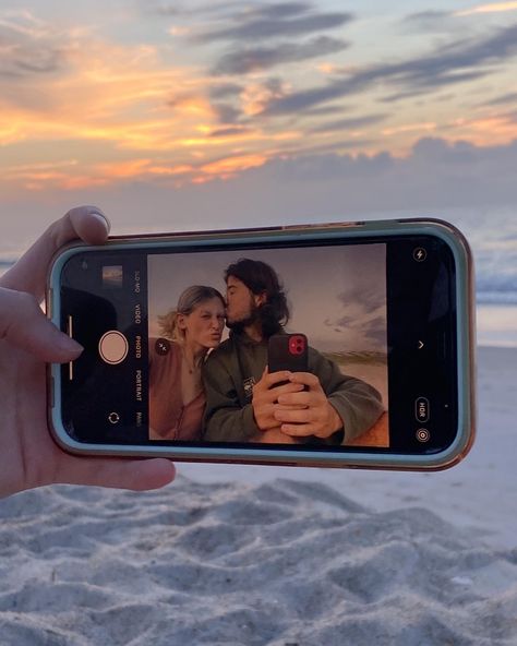 Couples Vacation Photos Ideas, Pictures At The Beach With Boyfriend, Instagram Photos Couple, Selfie Couple Photo Ideas Beach, Beach Pose Ideas With Boyfriend, Cute Poses For Couples At The Beach, Couple Photoshoot Selfie, Beach Poses For Couples Selfies, Instagram Couples Pictures