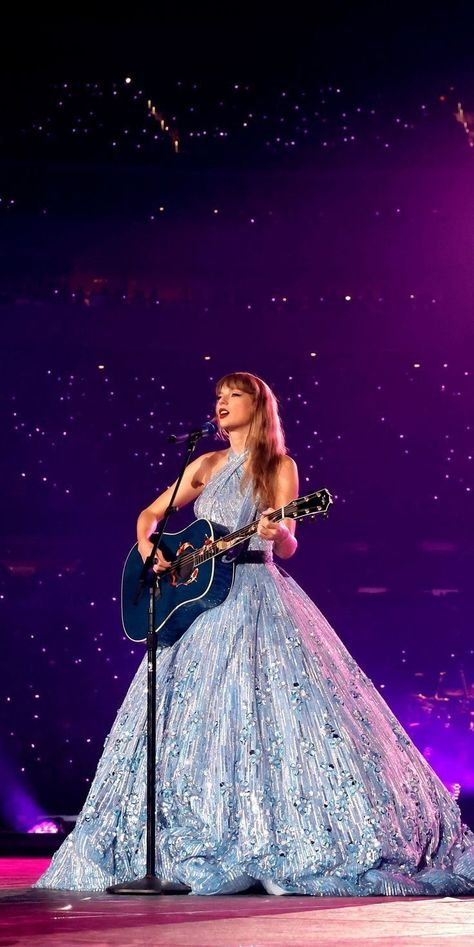 Taylor Swfit, Taylor Swift Images, Taylor Swift Fotos, Swift Outfits, Photos Of Taylor Swift, Taylor Swift Fan Club, Swift Wallpaper, Taylor Swift Tour Outfits, Taylor Swift Speak Now