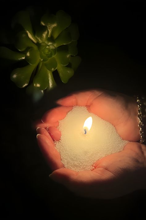 Adopted by all natural plant-based wax, this pearled candle wax sand will burn quietly but give out minimal annoying smoke and soot. Just have a calm and sweet rest without bothering. SPECIFICATION Color: White Weight: 750g/ 26.5oz Material: Plant-Based Wax Package Includes: 750g/ 26.5oz Wax Sand Application: reading, SPA, dating, shower, wedding, Christmas, Thanksgiving, New Year, etc. Sand Candles Diy, Pearl Candles, Powder Candle, Candles Inspiration, Sand Diy, Sand Candle, Reusable Candle, Pearl Wax, Pearl Candle