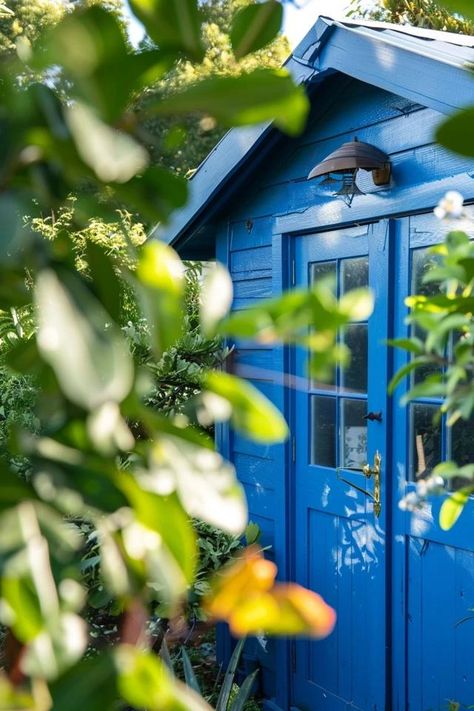 Garden Shed Paint Color Ideas for Vibrant Backyards Shed Colors Ideas Paint, Garden Shed Paint, Shed Paint Colours, Shed Colors, Sofa Scandinavian Style, Small Urban Garden, Tuff Shed, Paint Color Ideas, Shed Colours