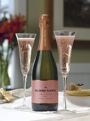 Mumm Napa. Tastes like expensive champagne. Wine For Wedding, Mumm Napa, Glace Fruit, Best Sparkling Wine, Mimosa Recipe, Champagne Rose, Napa California, Wine Photography, Valentine Dinner