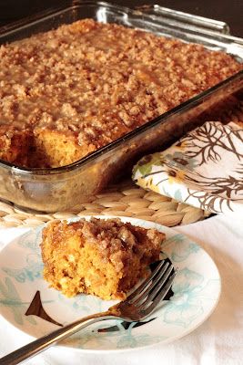 Pumpkin coffee cake - Cook'n is Fun - Food Recipes, Dessert, & Dinner Ideas Pumpkin Coffee Cake, Pumpkin Coffee Cakes, Coconut Frosting, Brown Sugar Glaze, Dessert Aux Fruits, Salad Pasta, Sugar Glaze, Oatmeal Cookie, Pumpkin Coffee