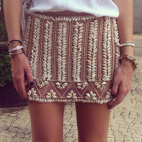 Symbolism: The Cowrie Shell | EVERYTHiNG SOULFuL Cl Fashion, Look Boho Chic, Handwork Embroidery Design, Cowrie Shell, Hand Embroidery Designs, Skirt Outfits, Beaded Embroidery, Diy Fashion, Diy Clothes