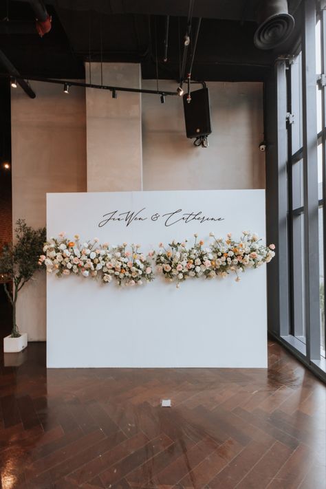 Beautiful wedding backdrop decorated with flowers and the couple's name in acrylic die-cut Civil Background, Civil Wedding Backdrop, Peach Gold Wedding, Flower Decor Ideas, Peach Blush Wedding, Wedding Themes Ideas, Indoor Wedding Decorations, Picture Backdrop, Spring Wedding Photos