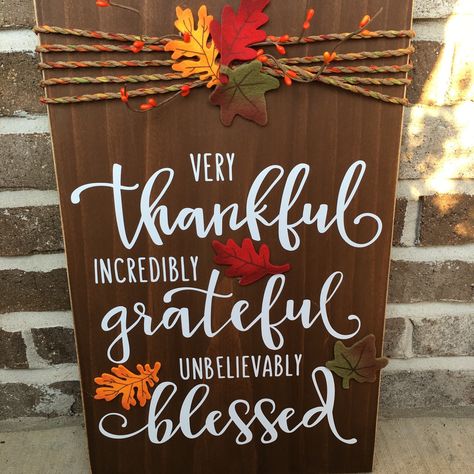 Natal, Rustic Wedding, Fall Wedding Sign, Thanksgiving Decorations Outdoor, Outdoor Thanksgiving, Fall Wood Crafts, Thanksgiving Wedding, Thanksgiving Signs, Fall Thanksgiving Decor