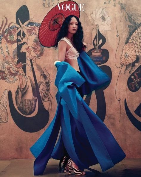 Trash Fashion, Vogue Covers, Vogue Korea, Fashion Photography Editorial, Fashion Images, Asian Style, Fashion Photoshoot, Character Outfits, Fashion Shoot