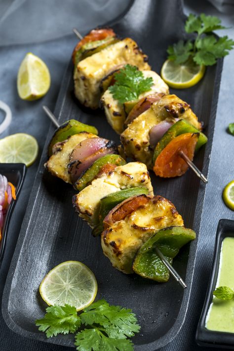 Paneer Tikka Photogrphy Paneer Tikka Photography, Tikka Photography, Malai Paneer Tikka, Resort Food, Tandoori Paneer, Paneer Tikka, Tastemade Recipes, Kaffir Lime, Interesting Food