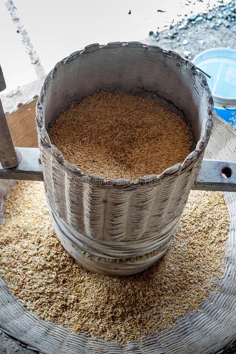 Rice Mill, Asian Kitchen, Kitchen Equipment, Mortar And Pestle, French Press, Milling, The Village, Agriculture, Blue Sky