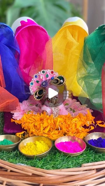 CozyyyLilCorner - DIY and Home Decor on Instagram: "Come join us for 7 days of colourful DIYs with Cozyyylilcorner Kickstarting the series with colors, love, and devotion! 🎨✨   Our first reel had to be a vibrant Holi setup with Laddoo Gopal. Get ready to dive into the enchanting world of Krishna’s playful charm!  Stay tuned and follow along this colourful series for Holi  and for more exciting holi theme ideas!" Krishna Holi Decoration At Home, Holi Decorations Ideas At Home Diy, Kirtan Decoration At Home, Holi Reel Ideas, Holi Event Decor, Holi Theme Decoration At Home, Krishna Decoration Ideas, Diwali Theme Decoration, Krishna Theme Decoration