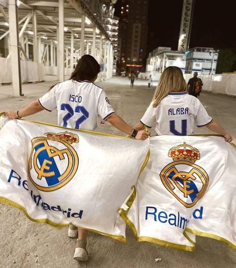 Real Madrid Profile 🤍 Real Madrid Couple, Madrid Flag, Discord Pp, Madrid Aesthetic, Madrid Girl, Madrid Outfits, Real Madrid Photos, Real Madrid Shirt, Football Wags