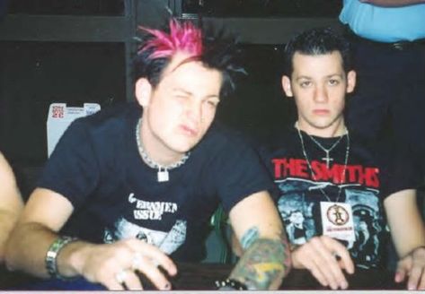 2000s Bands, Punk Guys, Jd And Veronica, Pretty Much Band, Benji Madden, Goth Guy, Joel Madden, 2000s Pop, 2000s Punk