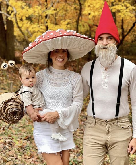 Snail Diy Costume, Snail And Mushroom Costume, Snail Family Costume, Family Gnome Costume, Diy Garden Gnome Costume, Diy Baby Snail Costume, Snail Baby Costume, Mushroom Family Costume, Mushroom And Gnome Costume