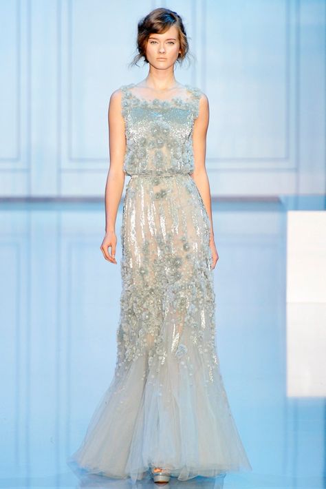 Elie Saab Fall 2011 Couture Collection | Vogue Elie Saab Fall 2023, Elie Saab Haute Couture, Fall 2023 Ready To Wear, Elie Saab Fall, Elie Saab Couture, 파티 드레스, 2023 Ready To Wear, Mom Dress, Couture Gowns