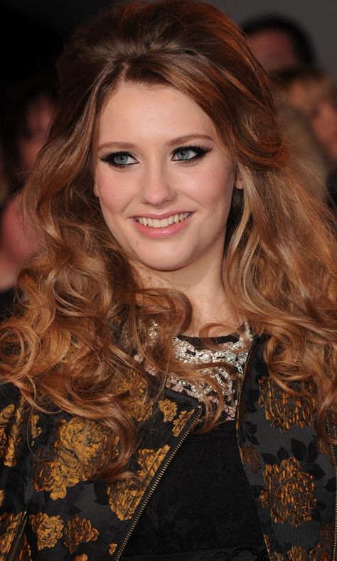 Curls  Ella Henderson At The National Television Awards, 2013 | Look Nick Jonas Smile, Ella Anderson, Capricorn Girl, Ella Henderson, Makeup Tricks, Hair Affair, Pop Idol, My Favorite Music, Celebrity Fashion