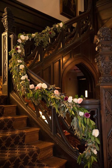 vintage themed foral wedding staircase decoration ideas Wedding Staircase Decoration, Wedding Stairs, Wedding Staircase, Staircase Decor Ideas, 1940s Wedding, Christmas Wedding Decorations, Staircase Decor, Vintage Wedding Theme, Stair Decor