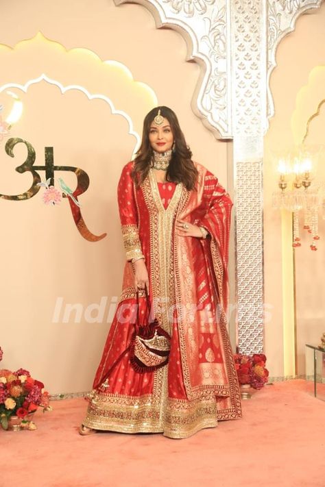 Aishwarya Rai Bachchan at Anant Ambani and Radhika Merchant's Wedding Ceremony Ambani Wedding, Anant Ambani, Celebrity News Gossip, Aishwarya Rai Bachchan, Celebration Gif, Aishwarya Rai, Indian Fashion Dresses, Celebrity Entertainment, Wedding Looks