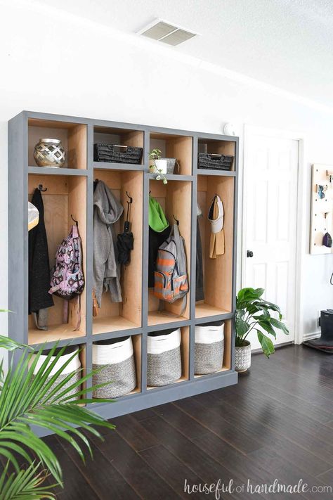 Build this mudroom storage locker to organize all your families gear. The beautiful cabinet can be used in your entryway or living room for loads of storage. Free build plans from Housefulofhandmade.com. Mudroom Storage Lockers, Mudroom Shelves, Entry Lockers, Diy Cubby, Entry Way Lockers, Cabinet Woodworking Plans, Diy Locker, Mudroom Cabinets, Locker Designs