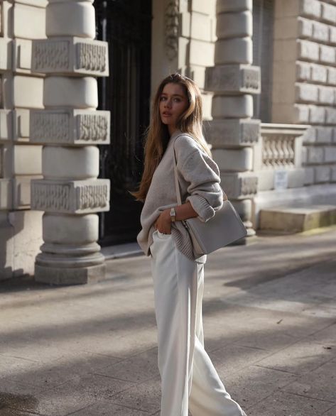 Classy Cream Outfit, Old Money Cream Outfit, Luxury Classic Neutral Pants, White Pants Old Money Outfit, Old Money Outfits White Pants, Old Money White Pants, Club Atmosphere, Boat Outfit, Old Money Aesthetics