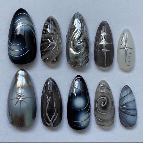 Metalcore Nails, Metal Head Nails, Rock Music Nails, Rock Inspired Nails, Evanescence Nails, Metallica Nails, Punk Rock Nails, Music Nails, Rock Nails