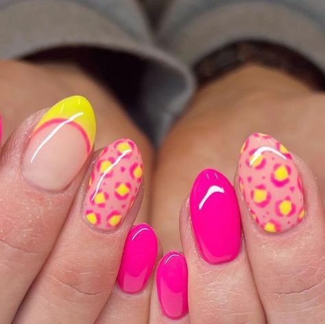 Lexi Nails, Almond Acrylic Nails Designs, Neon Yellow Nails, Summery Nails, Glamorous Nails, Almond Acrylic Nails, Cute Gel Nails, Nail Tattoo, Orange Nails