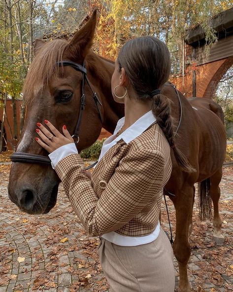 English Horseback Riding, Horse Girl Aesthetic, Horse Riding Aesthetic, Foto Cowgirl, Equestrian Aesthetic, Horse Aesthetic, Equestrian Lifestyle, Equestrian Life, Cute Horses