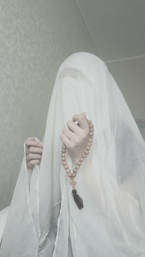 #Orthodox #Orthodoxy #Christianity Christian Face Veil, Orthodox Modesty, Veiling In Christianity, Veil Outfits, Christian Essentials, Orthodox Veil, Christian Veil, Orthodox Nun, Christian Beauty