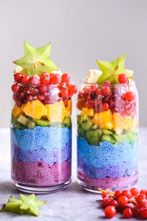 Easy recipe for chia breakfast parfaits Rainbow Breakfast, Fruits Breakfast, Carrot Powder, Breakfast Parfaits, Trying Out New Things, Mixology Recipes, Chia Breakfast, Sweet Potato Powder, Vanilla Chia Pudding