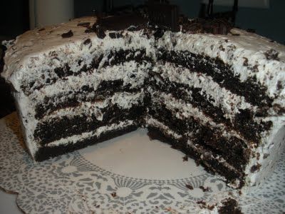 Hershey Bar Cake - best cake ever!! Hersey Bar Cake, Hershey Bar Cake, Hershey Bar Cakes, Hershey Cake, Chocolate Bar Cakes, Oreo Birthday Cake, Multi Layer Cake, Bar Cake, Cake Slicer