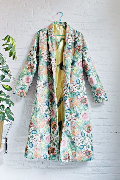 SEWING DIY | How to Make a Robe Coat in 30 Steps Without a Sewing Pattern Coat Alterations Diy, Sew Robe Pattern, Outerwear Sewing Patterns, Quilted Robe Pattern, Diy Quilt Coat Pattern, Free Cardigan Sewing Pattern, Bog Coat Sewing Pattern, Free Coat Pattern, Easy Jacket Pattern Sewing