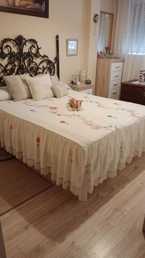 Frilly bridal bedsheets/ wedding bedsheets ideas Bedsheet Ideas, Satin Bed Sheets, Bed Sheet Design, Bedsheets Ideas, Bedsheets Designs, Bed Sheets Sale, Diy Sofa Cover, Crochet Bedsheets, Fancy Crochet