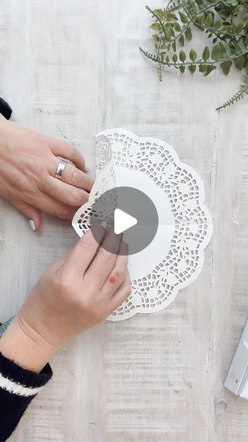 Craft Fair Favorites, Doily Diy Ideas, Diy With Doilies, Doily Paper Crafts, Paper Doily Crafts Wedding, Paper Doily Crafts Christmas Angel Ornaments, Crafts With Doilies Ideas, Angels Made From Doilies, How To Starch Doilies