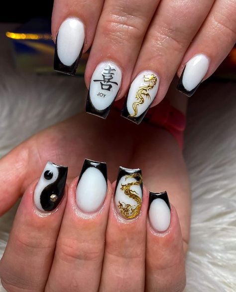 Dragon Nail Art Designs, Thai Nail Art, Year Of The Dragon Nails, Dragon Nail Art, Gold Sparkle Nails, Nail Therapy, Bright Nail Designs, Dragon Nails, New Years Nail Art