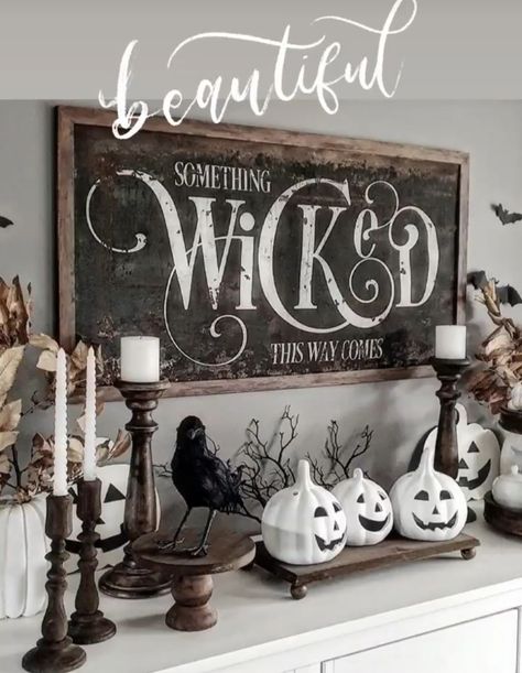 Everyday Halloween Decor, Cottage Fall Decor, Halloween Farmhouse Decor, Indoor Halloween Decor Ideas, Indoor Halloween Decor, Spooky Home, Halloween Decor Ideas, Halloween Mantel, Farmhouse Halloween