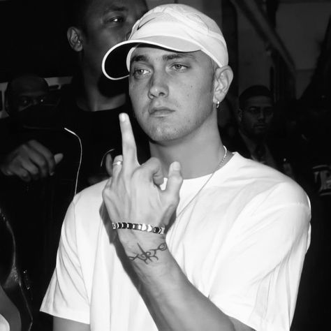 Eminem App Icons, Eminem Black And White Wallpaper, Black And White Rapper, Black Eminem Wallpaper, Eminem Widget, Eminem Black And White, Eminem Aesthetic Black And White, I <3 Eminem Pfp, Eminem Icon