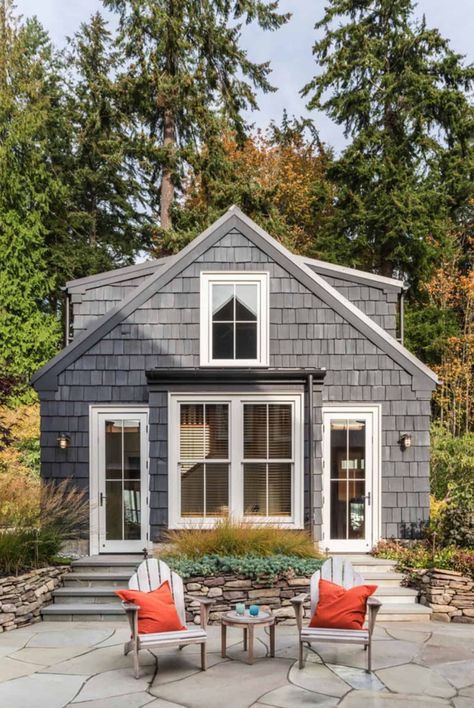 Tour a charming cottage home nestled on the Washington shoreline Maine Cottage Exterior, Meg's Oldfarmhouse, Small Lake Cottage, Maine Beach House, Small House Tour, Lake Cottages, Small Lake Houses, Timeless House, Maine Beach