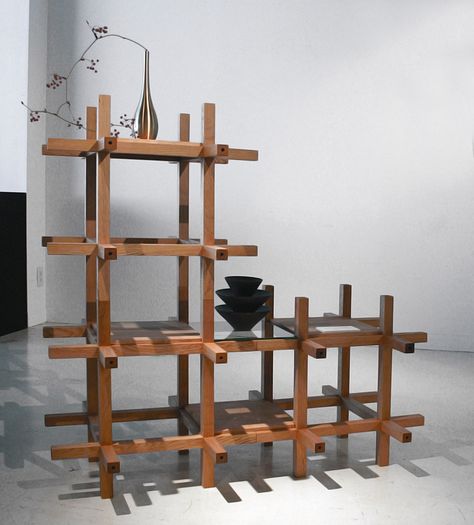 Chidori furniture, is based on an old japanese toy. the wood planks are connected through a joint system  allowing them to stay together even without the use of nails or glue. Japanese Wood Joints, Japanese Furniture Design, Japan Furniture, Japanese Joinery, Kengo Kuma, Japanese Furniture, Wood Joints, Wood Joinery, Japanese Interior