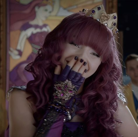 Descendants Pictures, Evie Descendants, Mal Descendants, Disney Descendants Movie, Descendants Characters, Mal And Evie, Descendants Cast, Rotten To The Core, Descendants 2