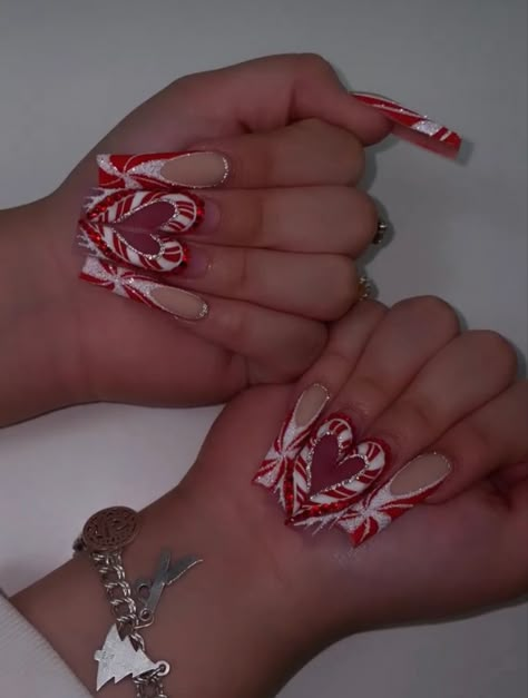 Red Christmas Nails Long Square, Santa Baby Nails, Winter Nails Inspo Aesthetic, Christmas Initial Nails, Christmas Nail Designs Black Women, Extravagant Christmas Nails, Maximalist Christmas Nails, Cute Winter Acrylic Nails, Red Christmas Nails Coffin