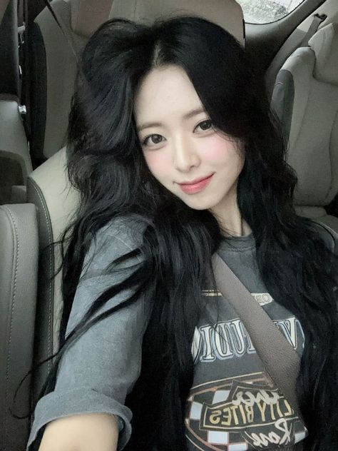 Hair, Black, Black Hair, Itzy Yuna, August 12, On Twitter, Twitter, On Instagram