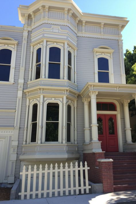 The Warner Bros Studio Tour Tickets Are A Must For Movie Fans Full House House, Full House Tv Show, Warner Bros Studio Tour, Great Vacation Spots, Prop House, Warner Bros Studio, Warner Bros Studios, Fuller House, Dr House