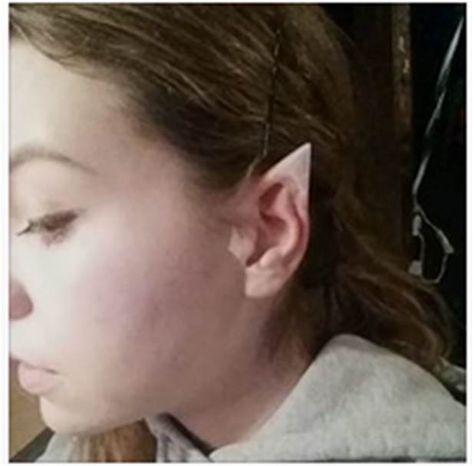 24 DIY Elf Ears – How To Make Elf Ears With Clay, Paper & Band-Aids Make Elf Ears, Diy Elf Ears, Pixie Ears, Avatar Halloween, Dial Of Destiny, Diy Elf, Fairy Costume Diy, Fairy Ears, Human Ear