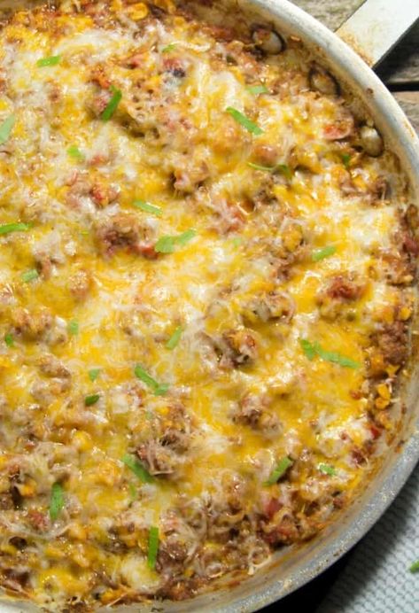 Easy Skillet Texas Hash Texas Hash, Month Of Meals, Monterey Chicken, Texas Beef, Hamburger Meat Recipes, Hash Recipe, Skillet Dishes, Easy Skillet, Skillet Dinners