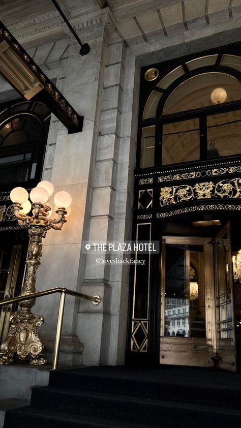 New York Fashion Week 2023, Hannah Harrell, The Plaza Hotel Nyc, Fashion Week 2023, Paradise Travel, New York Hotels, Serena Van Der Woodsen, New York Aesthetic, Luxury Lifestyle Dreams