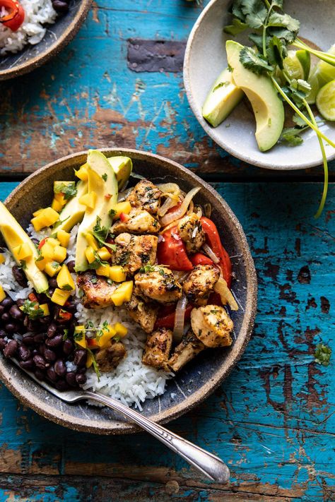 Sheet Pan Cuban Chicken and Black Bean Rice Bowl | halfbakedharvest.com #sheetpan #healthy #chicken #bowlrecipes #quick #easy Black Bean Rice Bowl, Bean Rice Bowl, Black Bean Rice, Cuban Chicken, Bean Rice, Half Baked Harvest Recipes, Harvest Recipes, Half Baked Harvest, Sheet Pan Dinners