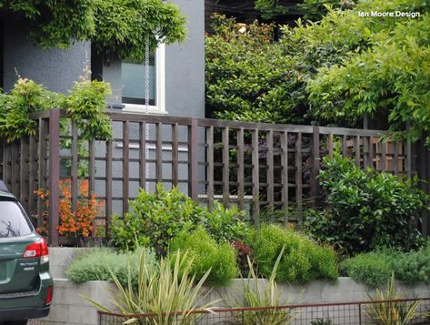 When you live on a busy street, carving out privacy and reducing noise can be top priorities. But you can set up your front yard to feel like a quiet, private oasis — worlds away from nearby traffic — and still have a garden that shows neighbors more than unwelcoming walls. Tall Potted Plants, Outdoor Waterfall Fountain, Small Urban Garden, Privacy Landscaping, Small Front Yard, Contemporary Patio, Lattice Fence, Mediterranean Landscaping, Front Yard Fence