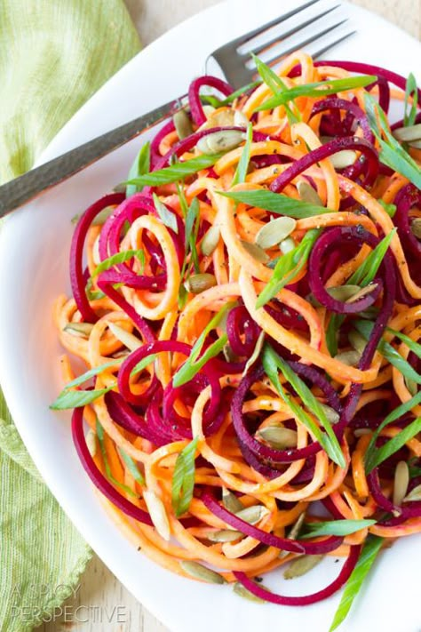 Easy Raw Beet and Sweet Potato Salad #salad #healthy #raw #sweetpotatoes #beets Natural Detox Cleanse, Raw Beets, Sweet Potato Salad, Resep Salad, Spiralizer Recipes, Salad With Sweet Potato, Beet Salad, Natural Detox, Low Carb Paleo