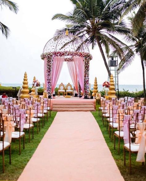 Traditional Mandap, Hindu Wedding Decor, Wedding Floral Backdrop, Indian Beach Wedding, Aisle Ideas, Backdrop Flowers, Goa Wedding, Reception Backdrop, Mandap Decor