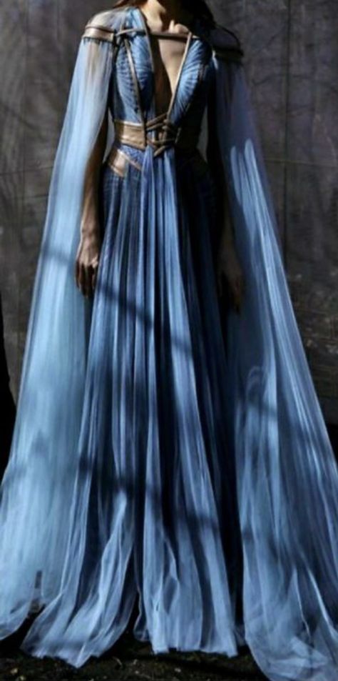 Midevil Dress Princesses Aesthetic, Gaun Abad Pertengahan, Fantasy Dresses, Fantasy Gowns, Medieval Dress, فستان سهرة, Fairytale Dress, Fantasy Dress, Fantasy Fashion