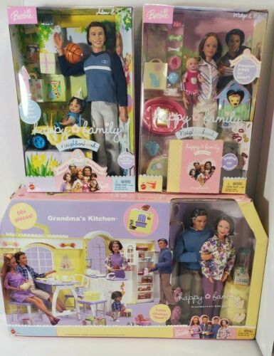 RARE Lot NEW Happy Family Mattel Barbie Alan, Midge & Sons +Grandparents kitchen | eBay Barbie Happy Family House, Barbie Doll Family Photos, Pregnant Midge Barbie, Barbie Nostalgia, Barbie Anniversary Doll, Barbie Happy Family, Barbie Playsets 90s, Barbie Playsets, Barbie Doll Set