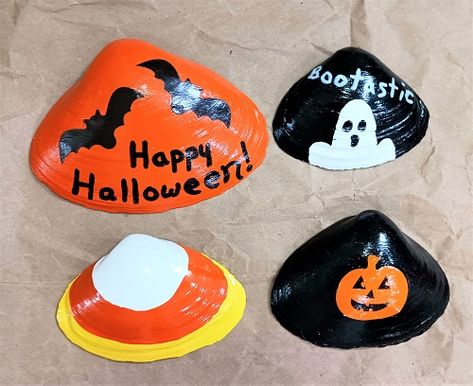 Painted Halloween Seashell Clam Shell Designs Painting Clam Shells, Halloween Seashells, Shell Painting Ideas, Painting Seashells, Purple Crafts, Orange Craft, Oyster Ornament, Shell Painting, Kids Painting Crafts